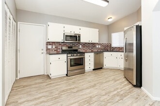 4722 Checker Way in North Las Vegas, NV - Building Photo - Building Photo