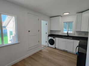 875 E Gregson Ave in Salt Lake City, UT - Building Photo - Building Photo