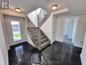 101 Credit Ln in Richmond Hill, ON - Building Photo - Building Photo