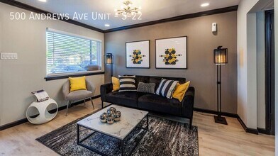 500 Andrews Ave in Dallas, TX - Building Photo - Building Photo