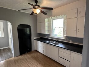 2203 N Atlantic Ave in Peoria, IL - Building Photo - Building Photo