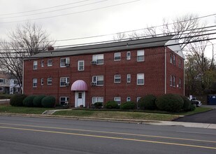 Huntington Square Apartments in Alexandria, VA - Building Photo - Building Photo