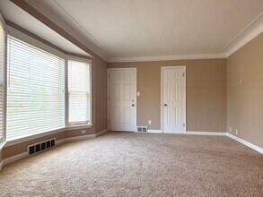 13537 Cedar Rd in University Heights, OH - Building Photo - Building Photo