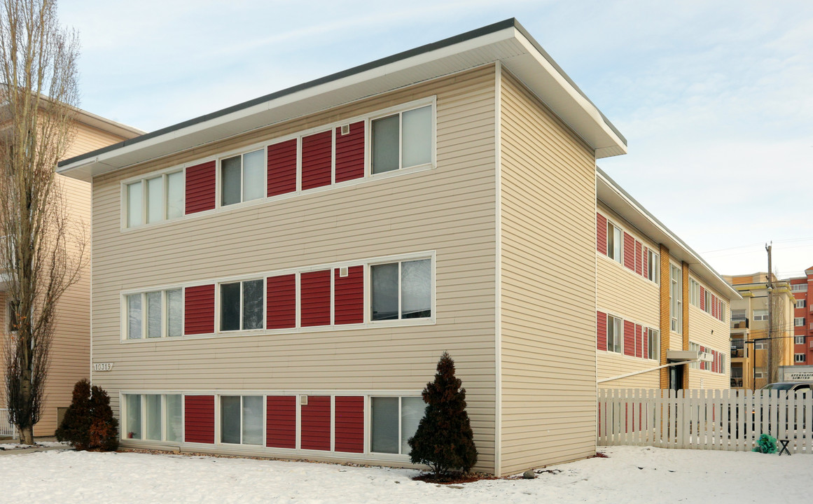 Burgundy Court in Edmonton, AB - Building Photo