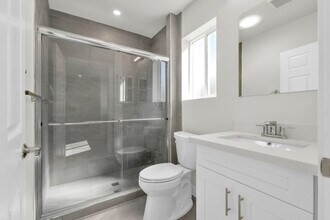 1575 Manning Ave, Unit 1577.5 in Los Angeles, CA - Foto de edificio - Building Photo