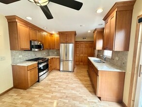 1207 S Sumner St in Wheaton, IL - Building Photo - Building Photo