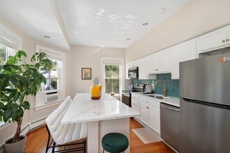 109 Church St in Newport, RI - Building Photo - Building Photo