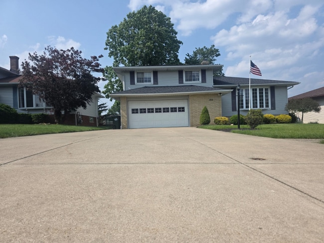 2908 Bowmen Ln in Parma, OH - Building Photo - Building Photo