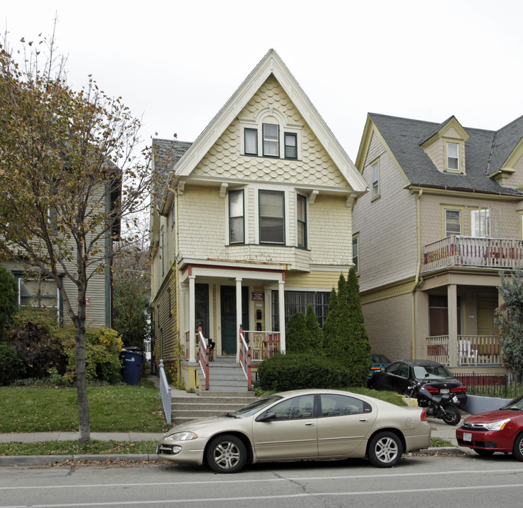 1973 N Farwell Ave in Milwaukee, WI - Building Photo