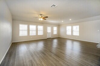 2923 Daisy Meadow in New Braunfels, TX - Building Photo - Building Photo