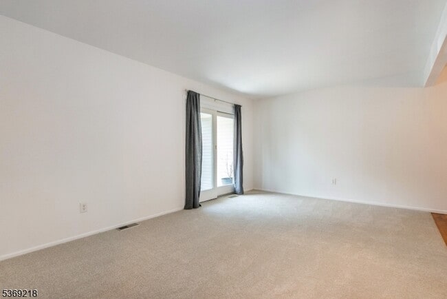 2350 NJ-10 in Morris Plains, NJ - Building Photo - Building Photo