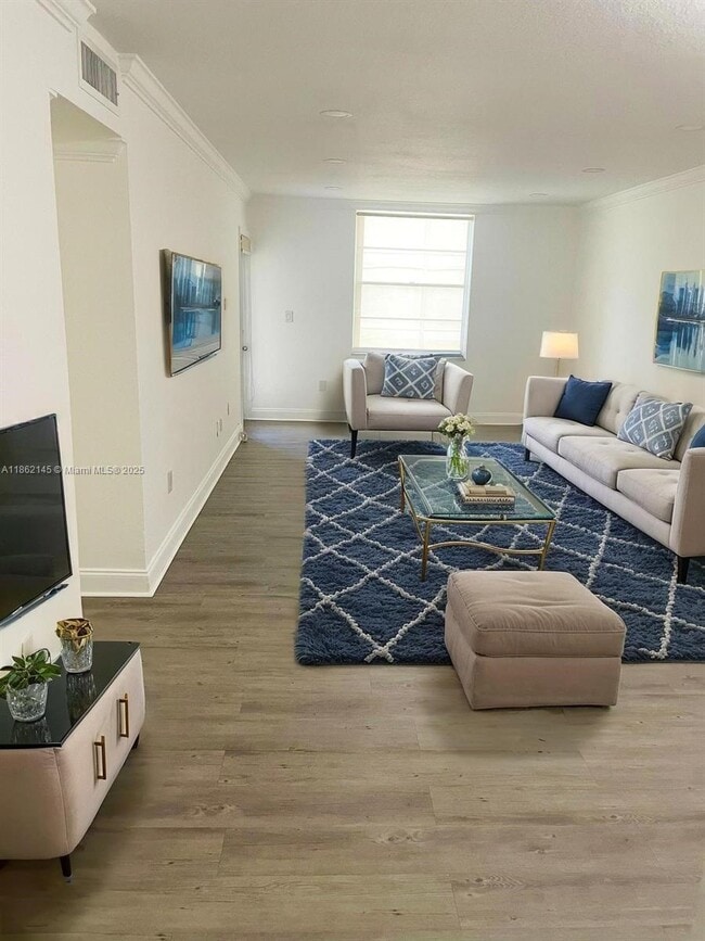 5665 W 20th Ave in Hialeah, FL - Building Photo - Building Photo