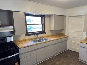 5304 Hollis Ave in Loves Park, IL - Building Photo - Building Photo