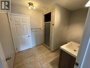 4675 Tecumseh Rd E in Windsor, ON - Building Photo - Building Photo