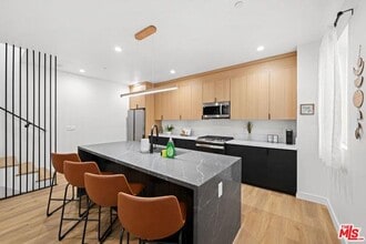 835 N McCadden Pl in Los Angeles, CA - Building Photo - Building Photo