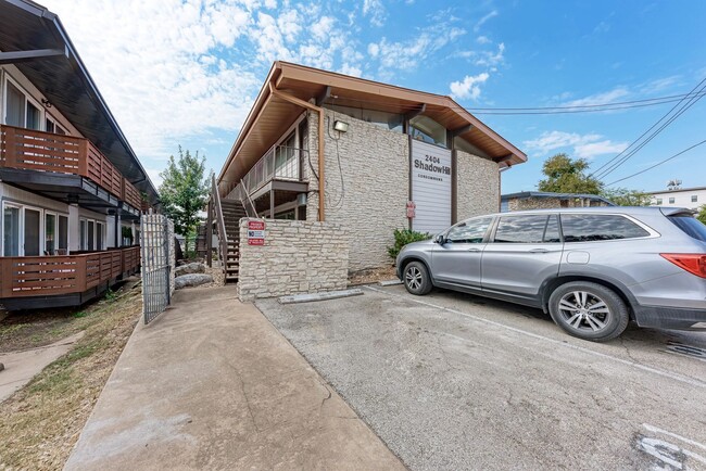 property at 2404 Longview St
