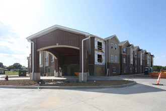 Jennings Place Phase II in Jennings, MO - Foto de edificio - Building Photo