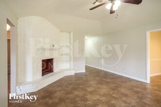 10411 Cedar Towne Ln in Sugar Land, TX - Foto de edificio - Building Photo