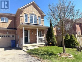 79 Beare Trail in Newmarket, ON - Building Photo