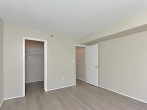 1808 Old Meadow Rd, Unit 916 in McLean, VA - Foto de edificio - Building Photo