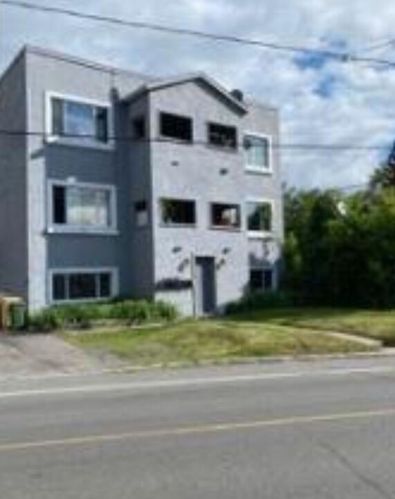 222 Deschamps Ave in Ottawa, ON - Building Photo