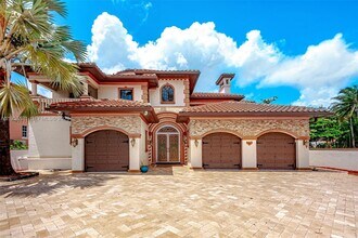 674 Ocean Blvd in Golden Beach, FL - Building Photo - Building Photo