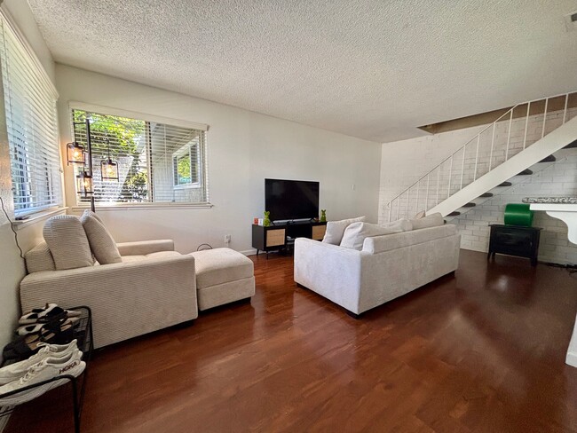 305 Harding Blvd, Unit 3 in Roseville, CA - Building Photo - Building Photo