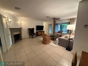 2200 NE 19th Ave in Wilton Manors, FL - Building Photo - Building Photo