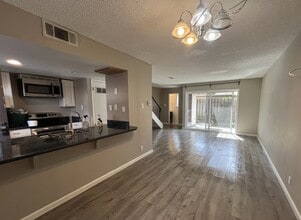 5472 Roundtree Pl in Concord, CA - Building Photo - Building Photo