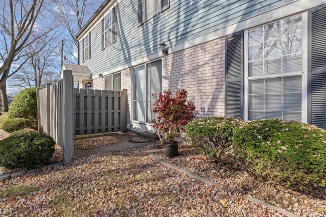 property at 24692 N Meadow Dr