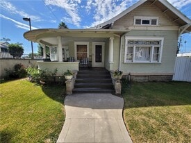 1820 N Bush St, Unit 309 in Santa Ana, CA - Building Photo