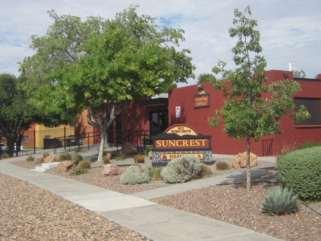 Suncrest Apartments in El Paso, TX - Building Photo - Building Photo