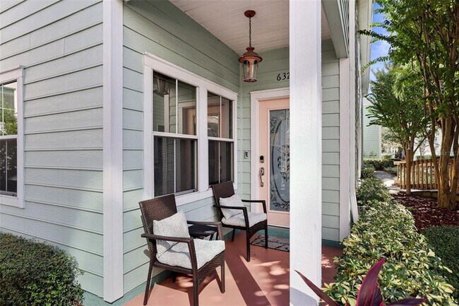 632 Charles Ct S in St. Petersburg, FL - Building Photo - Building Photo