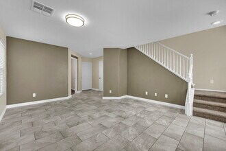 87 Wood Cliff Ave in Las Vegas, NV - Building Photo - Building Photo