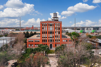 Campstreet Loft Residences in San Antonio, TX - Building Photo - Building Photo