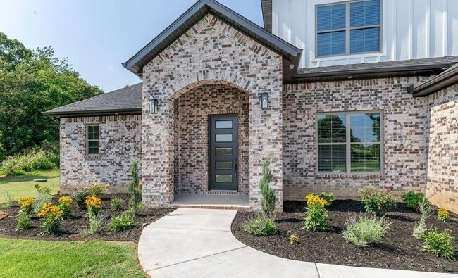 714 King Arthur Dr in Springdale, AR - Building Photo - Building Photo