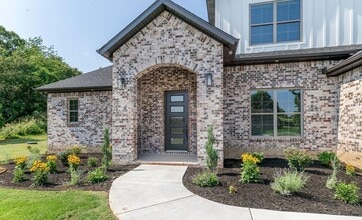 714 King Arthur Dr in Springdale, AR - Building Photo - Building Photo