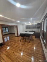 377 W Wolcott Ave in Windsor, CT - Building Photo