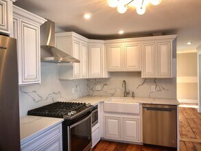 140 Clark St-Unit -Unit 1 in Portland, ME - Building Photo - Building Photo
