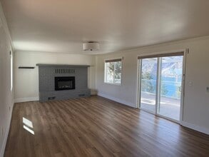 1983 Summit Blvd in Manson, WA - Building Photo - Building Photo