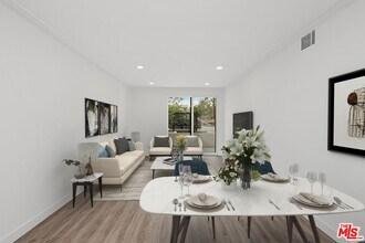 6144 Whitsett Ave in Los Angeles, CA - Building Photo - Building Photo