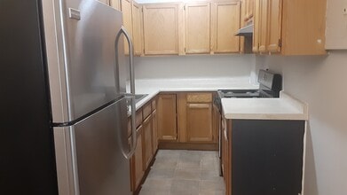 Cretin Court in St. Paul, MN - Building Photo - Building Photo