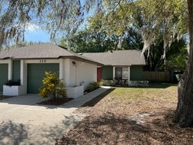 310 Murcott Dr in Oviedo, FL - Building Photo
