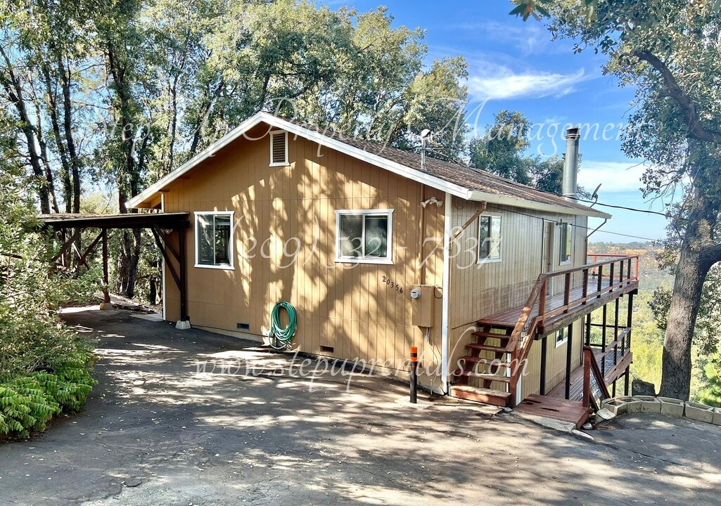 20356 Honey Ln in Tuolumne, CA - Building Photo