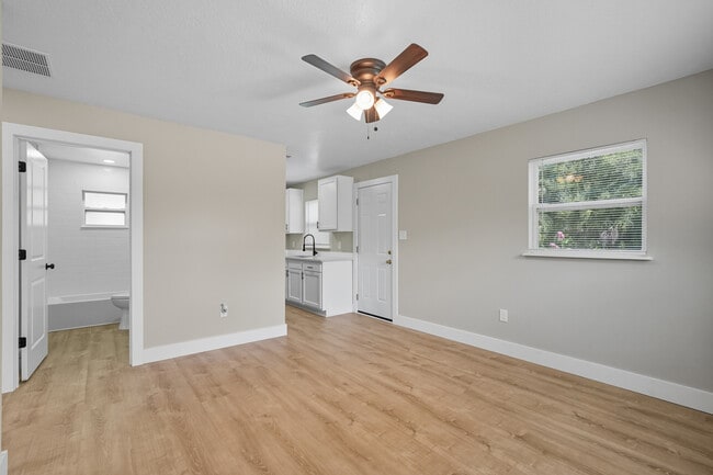 property at 518 N 10th St