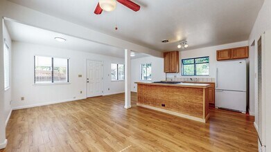 13910 Village Ave in Healdsburg, CA - Building Photo - Building Photo