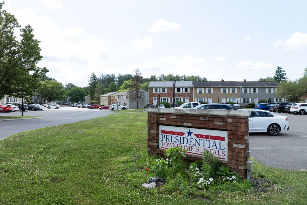Presidential Townhome Rentals in Guilderland, NY - Building Photo