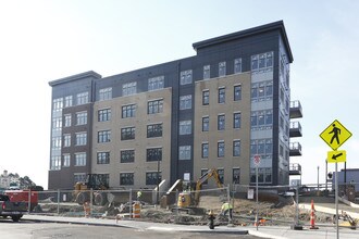 51 Lewis St in Boston, MA - Foto de edificio - Building Photo
