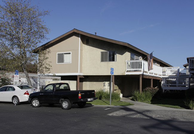 302 E Victoria St in Costa Mesa, CA - Foto de edificio - Building Photo