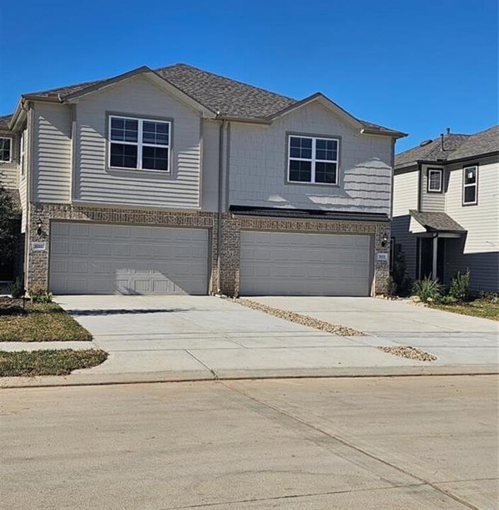 5223 Shallowhurst Ln in Katy, TX - Foto de edificio